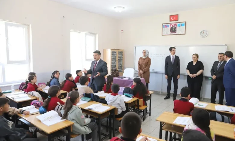 Sivas'ta Milli Eğitim Müdürü Öğretmen ve Öğrencilerle Buluştu 3722143710940236319 8768771151 | Gündem Sivas™ Haber