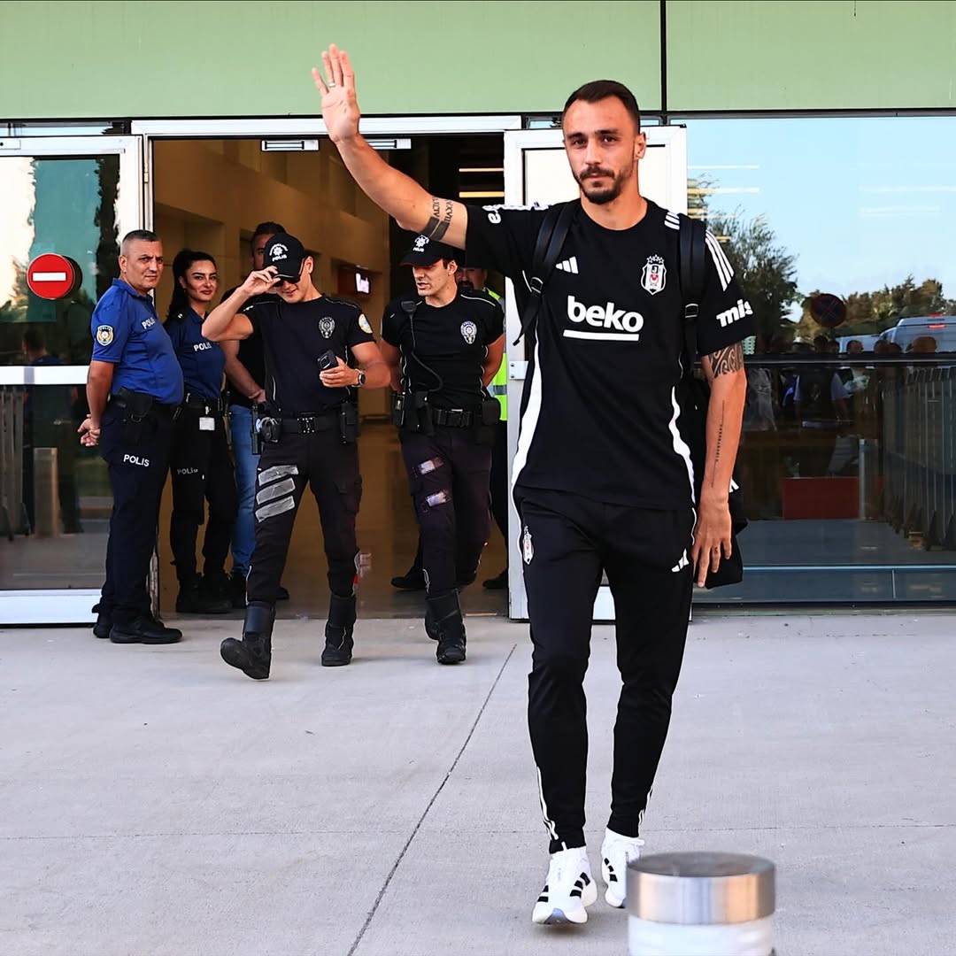 Beşiktaş İzmir'de Karayolu Ulaşım Sponsoruyla Buluştu