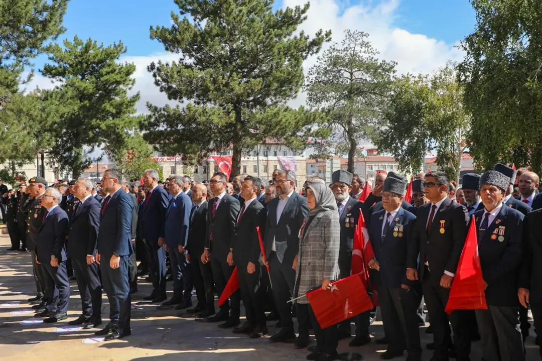 Sivas'ta Gaziler Günü Coşkuyla Kutlandı / Kahramanlara Minnet Yürüyüşü