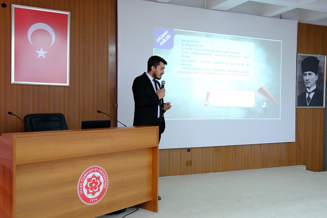 Sivas Cumhuriyet Üniversitesi'nde İş Sağlığı ve Güvenliği Eğitimi Düzenlendi