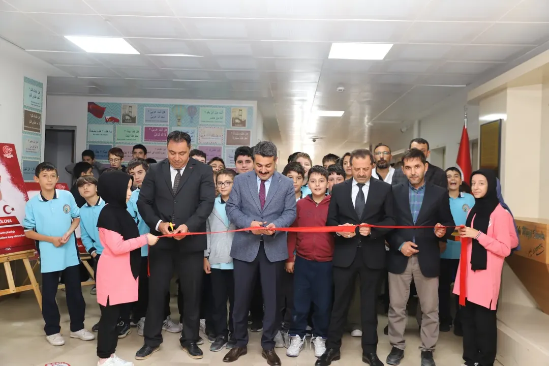 Sivas'ta Gaziler Günü Coşkuyla Kutlandı / Öğrencilerden Anlamlı Sergi