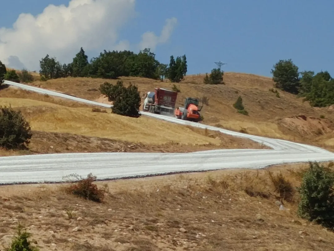 Sivas'ta Kırkpınar Çağlayan Köy Yolu Yapım Çalışması Tamamlandı