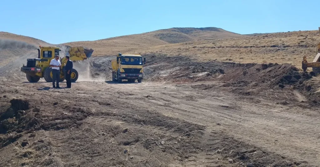 Sivas’ta Altınyayla Kızılhüyük Taşlıhüyük Yolu Yenileniyor