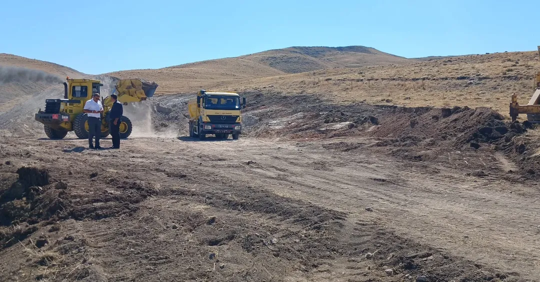 Sivas'ta Altınyayla Kızılhüyük Taşlıhüyük Yolu Yenileniyor