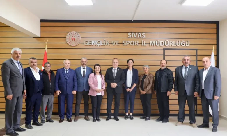 Sivas Muhtarlarından Gençlik ve Spor İl Müdürü Şahin Ertem'e Ziyaret 3732872210663895581 10561456822 | Gündem Sivas™ Haber