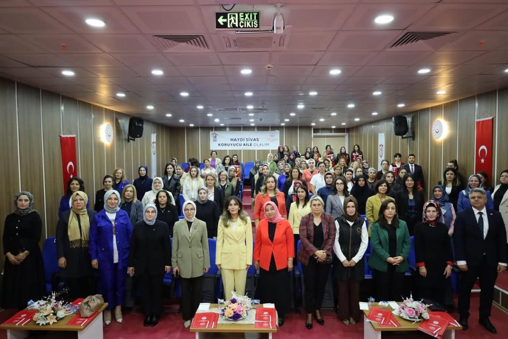 Sivas’ta Koruyucu Aile Farkındalık Toplantısı Duygusal Anlara Sahne Oldu
