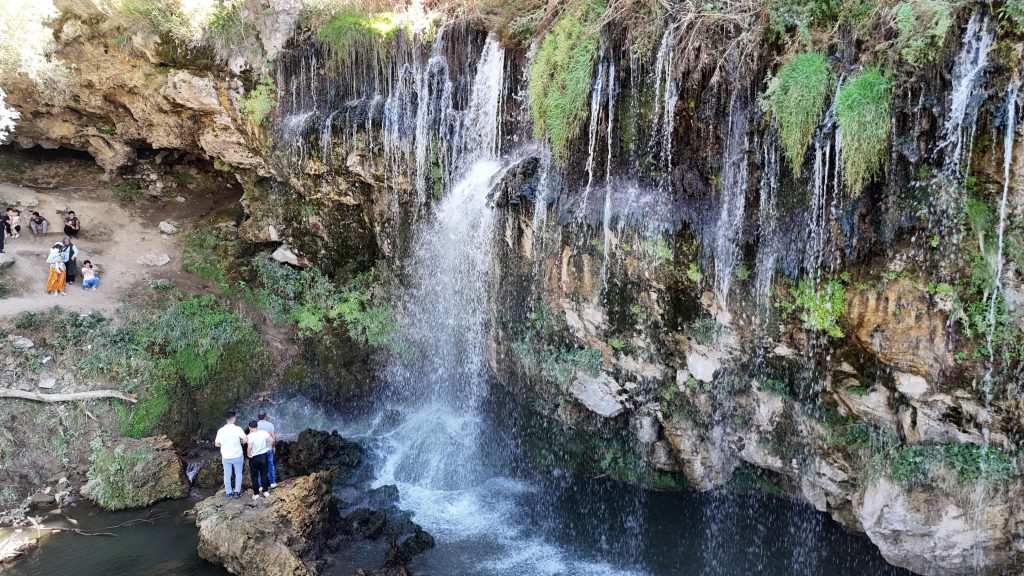 Sivas’ın Saklı Cenneti: Değirmenaltı Şelalesi Görenleri Büyülüyor AW528985 04 | Gündem Sivas™ Haber