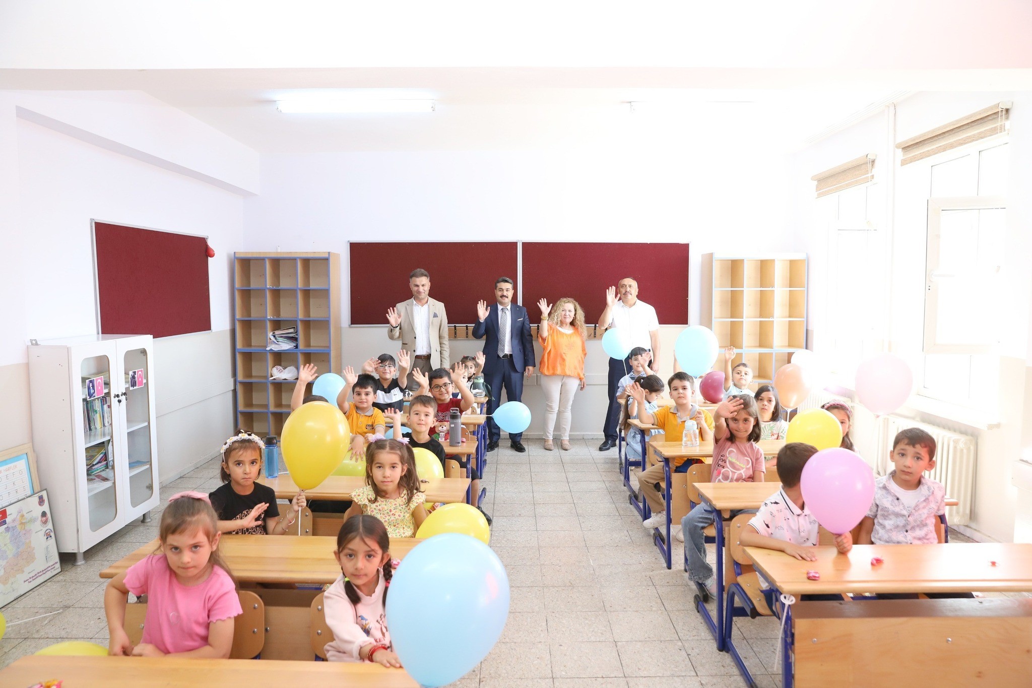 Uyum Haftasında Öğrencilerin Heyecanına Ortak Oldu