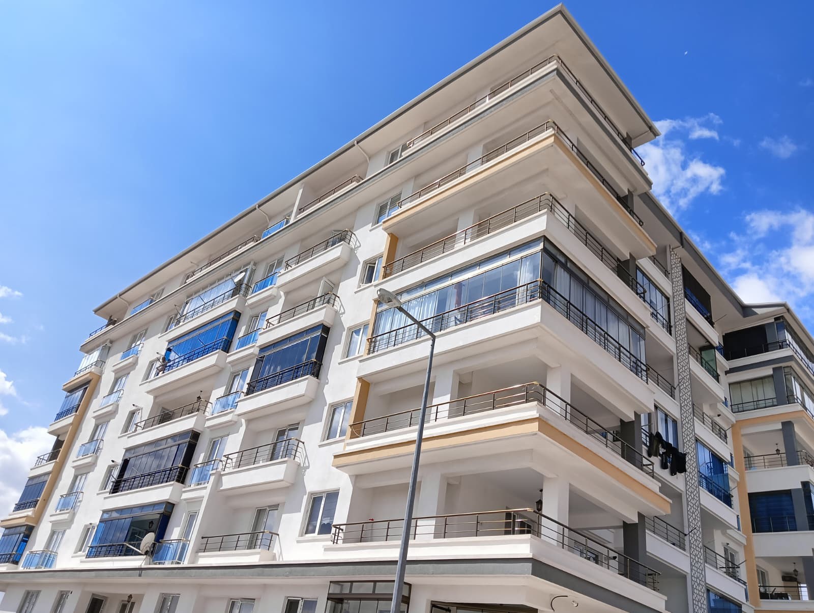 Baba 2 Oğlunu Bıçakladı, İntihara Kalkıştı