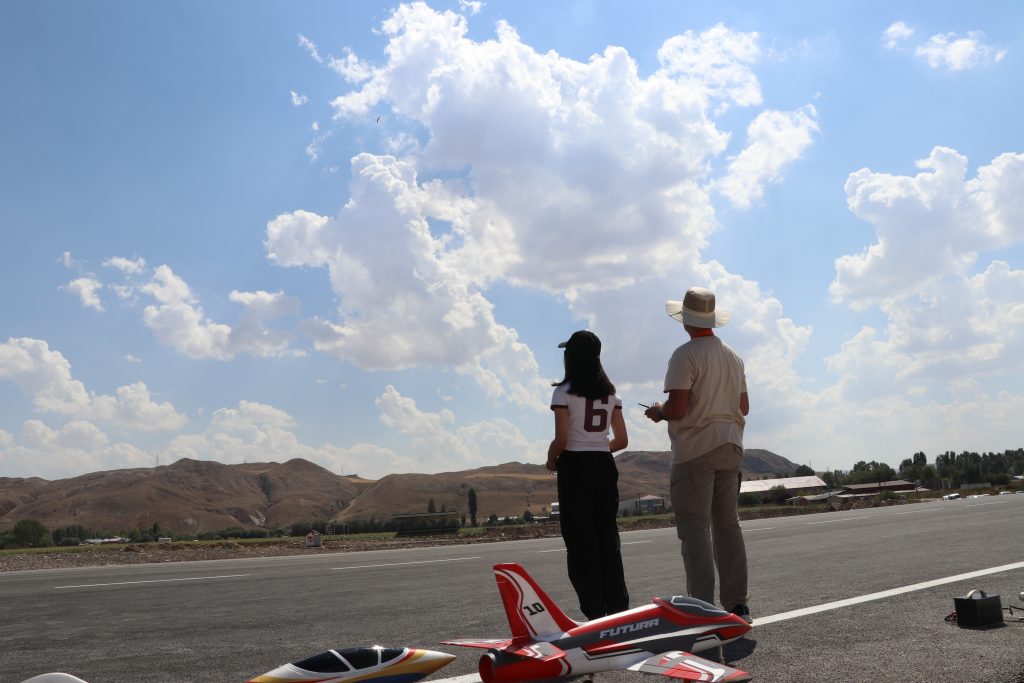 Şehit Pilot Cengiz Topel’in Adı Sivas’ta İHA ve Model Uçak Pistinde Yaşatılacak AW532808 02 | Gündem Sivas™ Haber