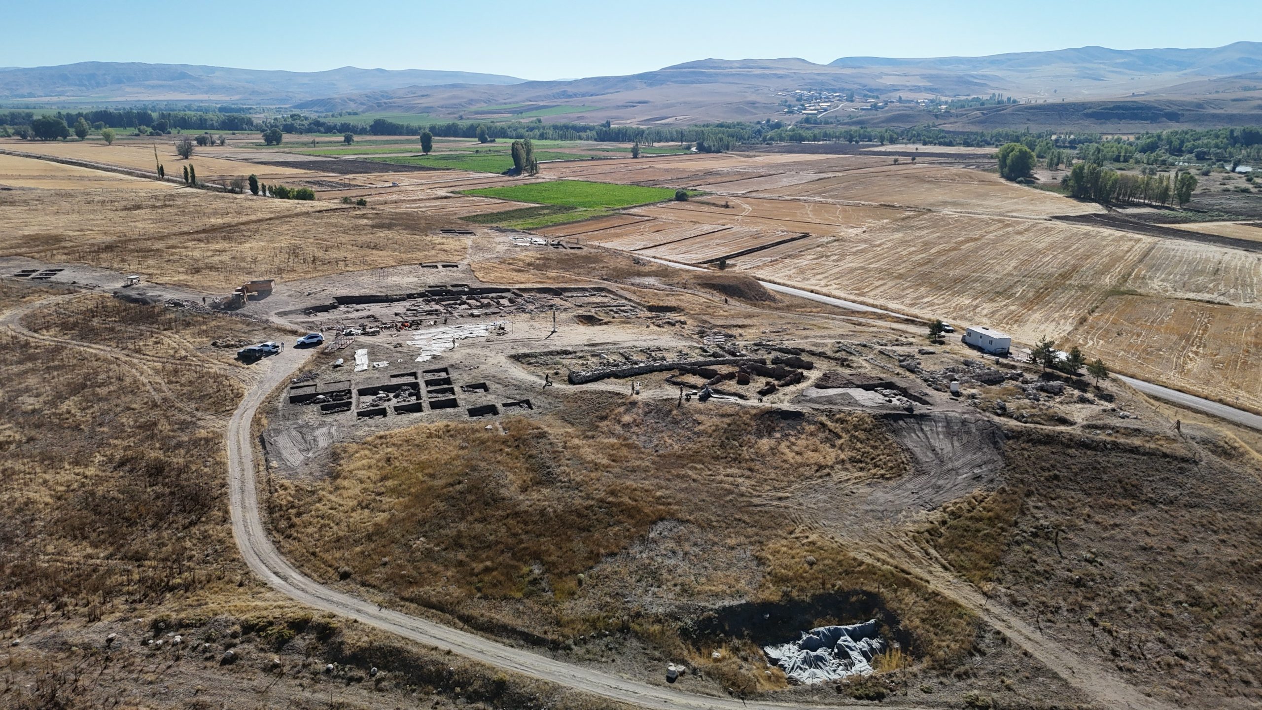 Sivas Kayalıpınar’da 4 Bin Yıllık Tabletler: Hititler Kuş Falıyla Krallık Belirledi!