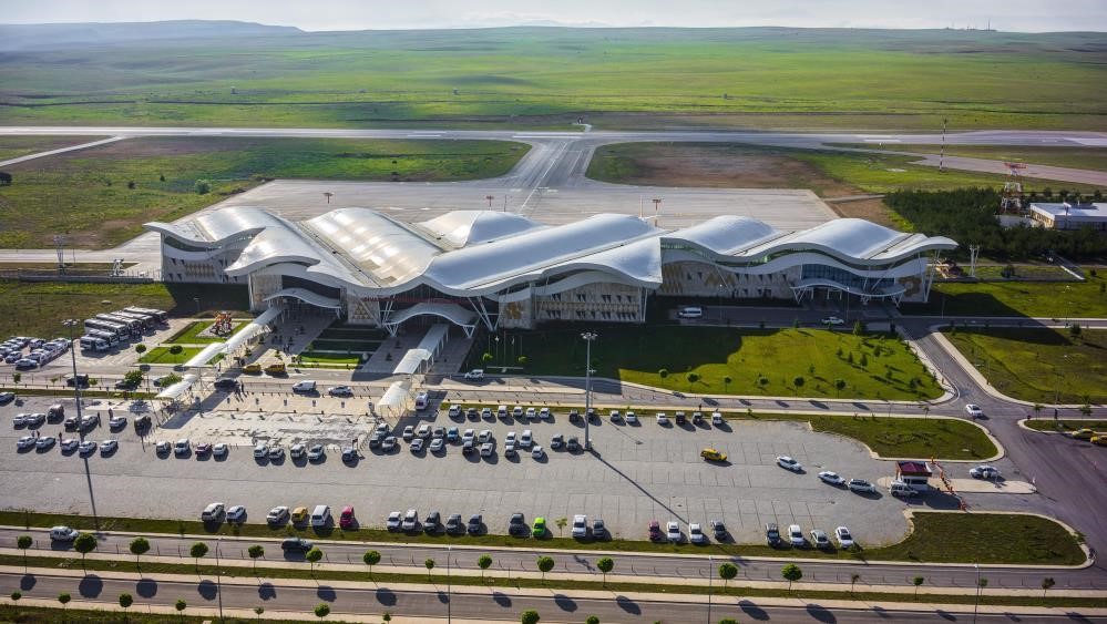 Sivas Nuri Demirağ Havalimanı’nda Yolcu Sayısı %22 Arttı Sivas Nuri Demirağ Havalimanı’nda Yolcu Sayısı %22 Arttı