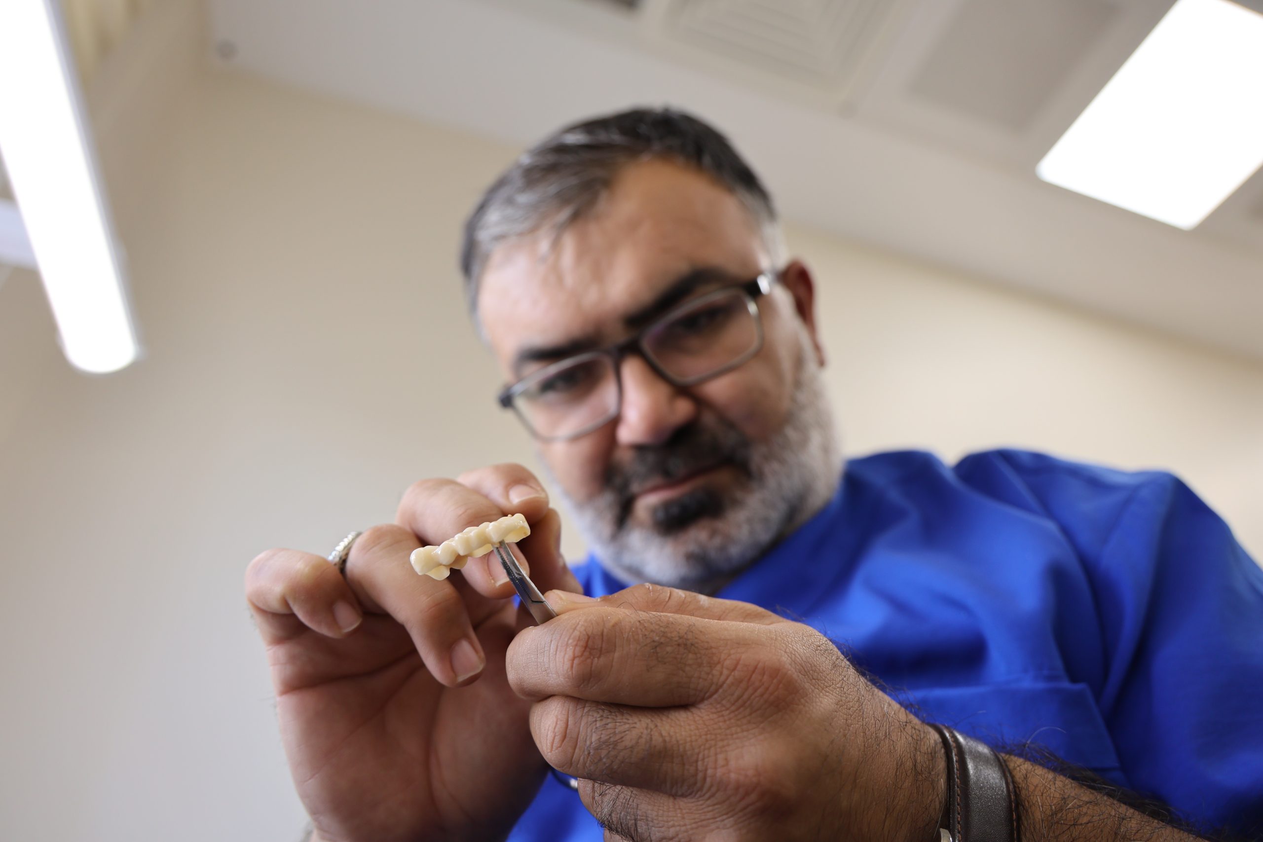 Sivas Ağız ve Diş Sağlığı Hastanesi’nde Zirkonyum Kaplama 42 Kat Daha Uygun