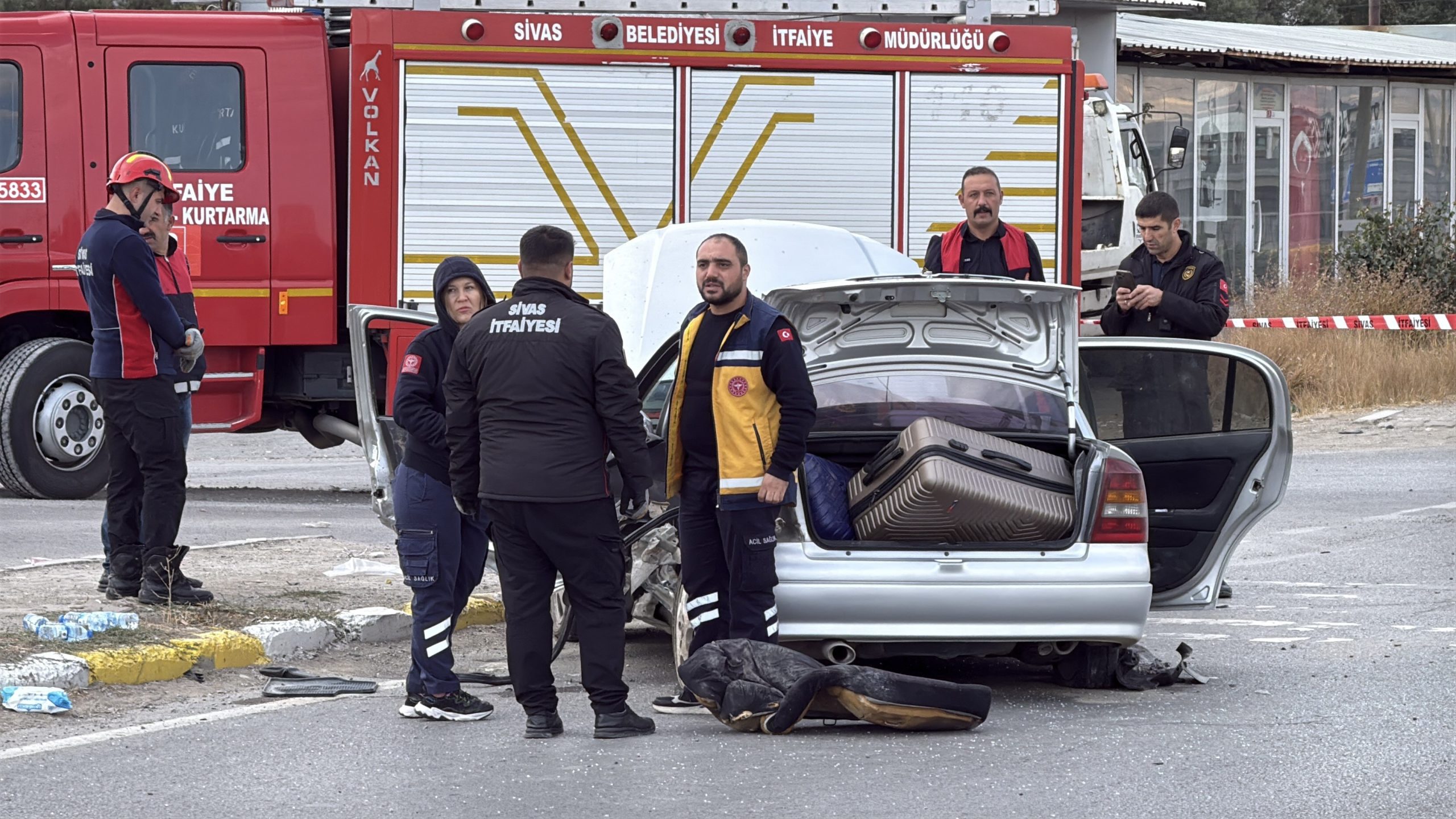 Sivas’ta Feci Kaza: İki Otomobil Çarpıştı, 1 Ölü 3 Yaralı