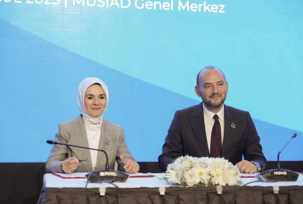 Sivas’ta Aile Dostu İş Yeri Projesi Başladı: Çalışanlara Ek Ücret Desteği Ekran Resmi 2025 09 05 03.01.34 | Gündem Sivas™ Haber