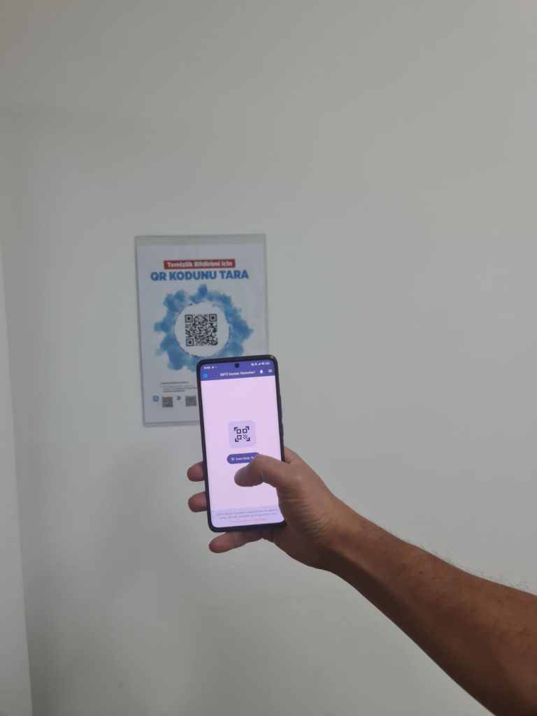 SBTÜ’de Temizlikte Dijital Dönüşüm: QR Kod Uygulaması Hayata Geçti WhatsApp Image 2025 09 19 at 11.51.37 | Gündem Sivas™ Haber