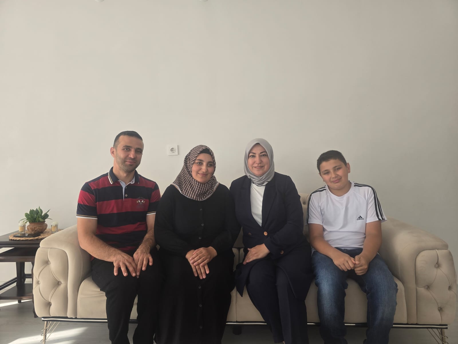 Rukiye Toy’dan Aile Ziyareti ve Kırtasiye Desteği