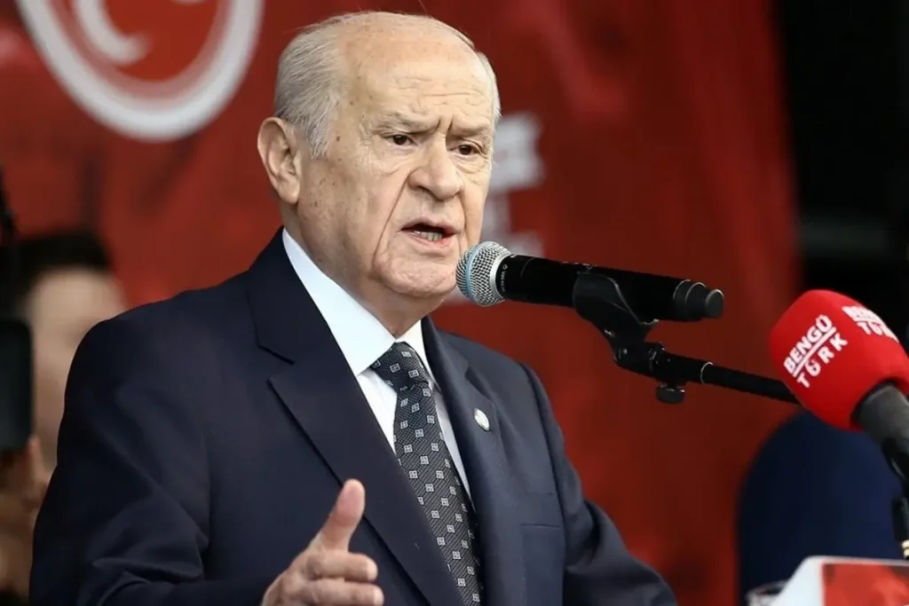 Bahçeli’den Sert Çıkış: “Bana Kalsa Sosyal Medyayı Yarım Saatte Kapatırım” Bahçeli’den Sert Çıkış: “Bana Kalsa Sosyal Medyayı Yarım Saatte Kapatırım”