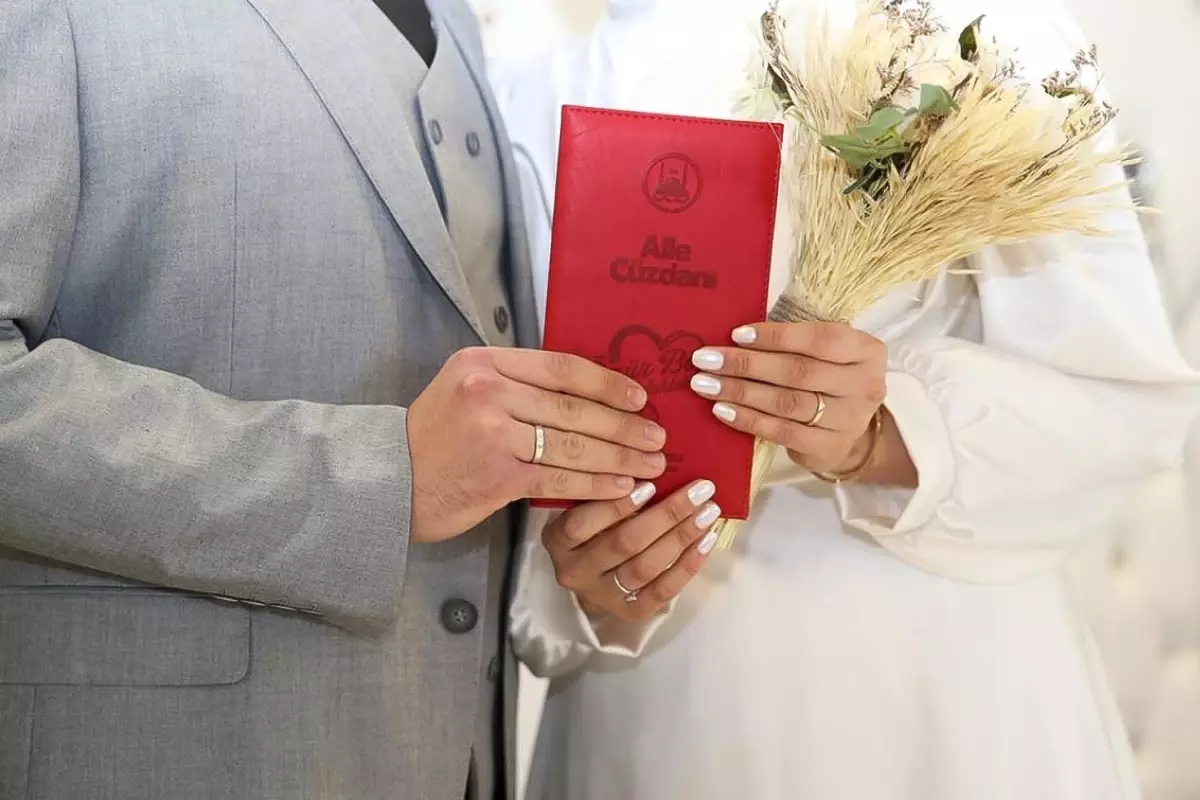 Evlenecek çiftlere "ehliyet" geliyor! Bu kontrolden geçemeyen evlenemeyecek