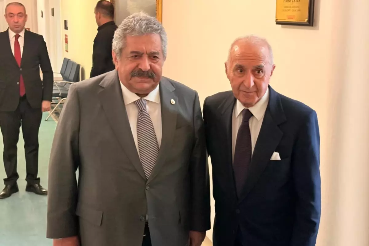 Hikmet Çetin: Kılıçdaroğlu partinin başına geçmek istiyor