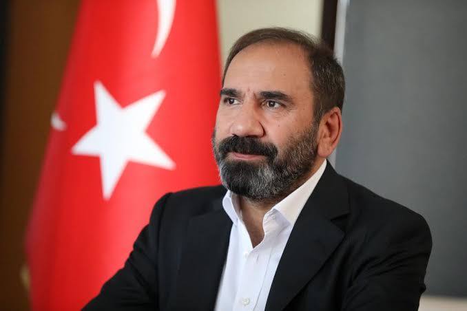 Mecnun Otyakmaz Kimdir? Sivasspor’un Efsane Başkanı Hakkında Bilinmeyenler