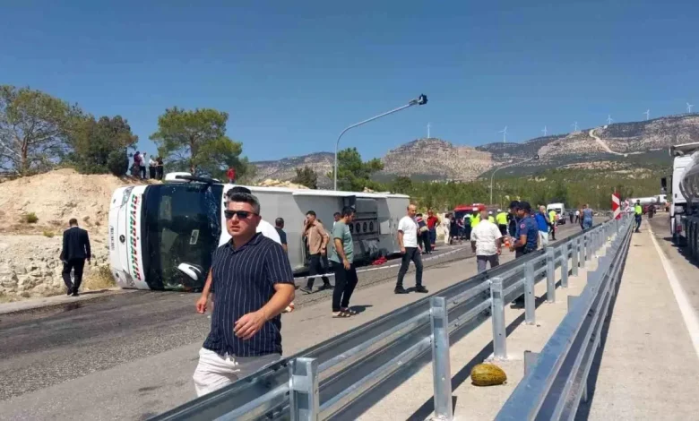 Tırla otobüs birbirine girdi! Ölü ve yaralılar var otobus ile kamyon carpisti olu ve yaralilar v 19044400 amp.jpg | Gündem Sivas™ Haber