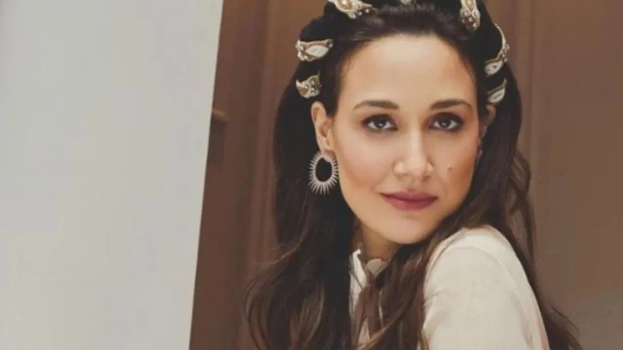 Gupse Özay Kimdir? Hayatı, Filmleri ve Senaristlik Kariyeri