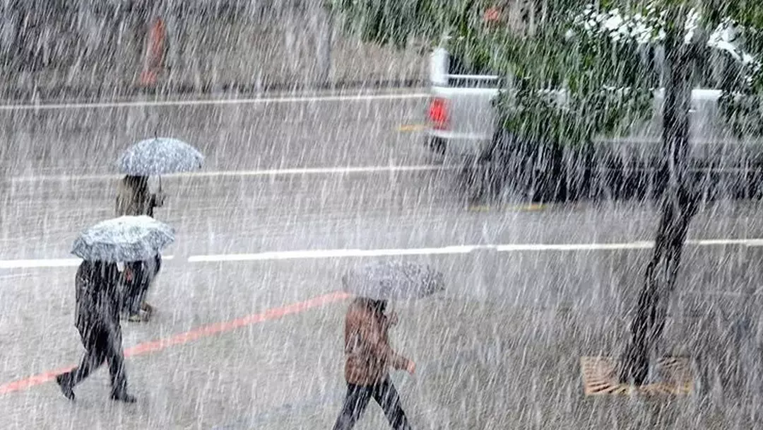 Kış kapıda, uyarılar art arda geliyor! Sıcaklıklar düşecek, kuvvetli yağış etkili olacak... Turuncu ve sarı kodlu alarm