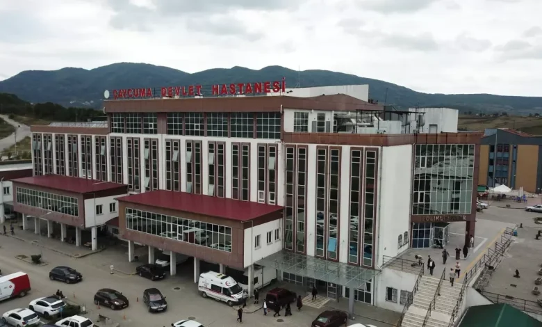 16 yasindaki cocuk karin agrisi sikayetiyle 19120597 8637 amp.jpg | Gündem Sivas™ Haber