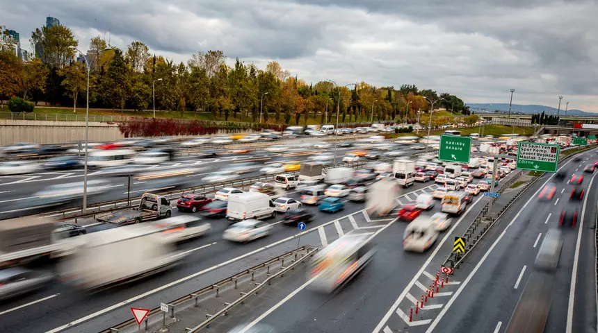 Trafikte yeni dönem! Sürücü belgeleri geri alınacak… Kullanılması zorunlu olacak