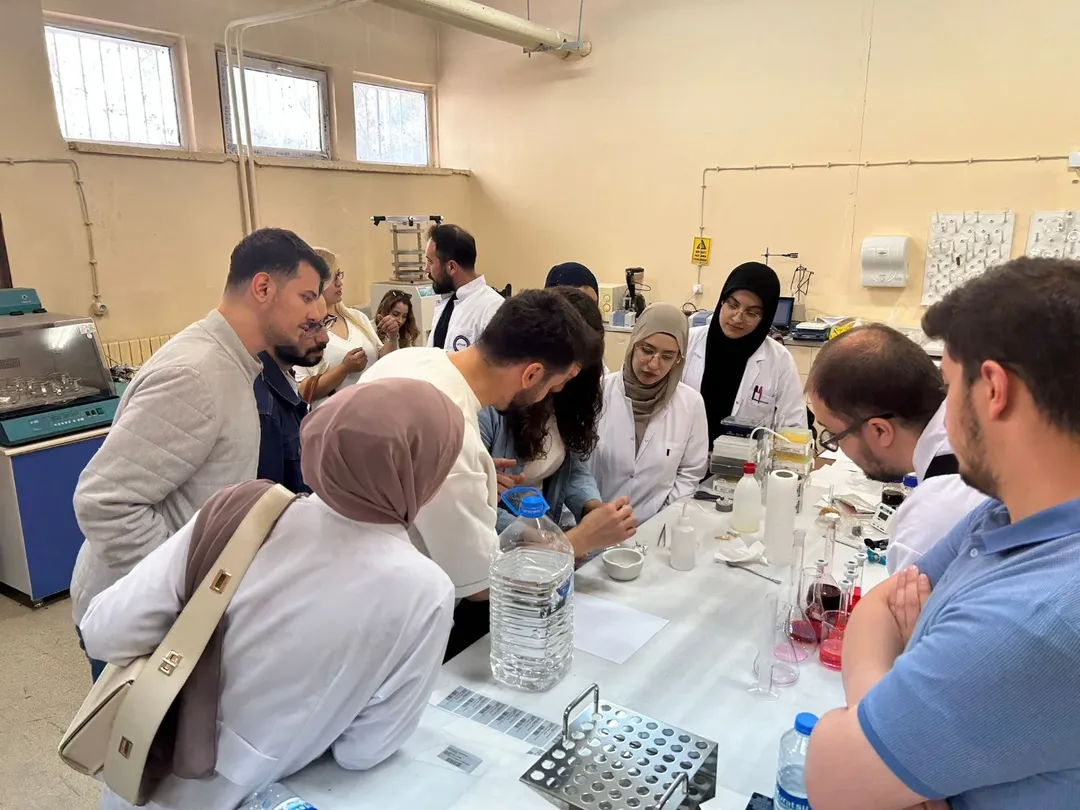 Sivas Cumhuriyet Üniversitesi'nde HPLC ve Spektroskopi Eğitimleri Tamamlandı