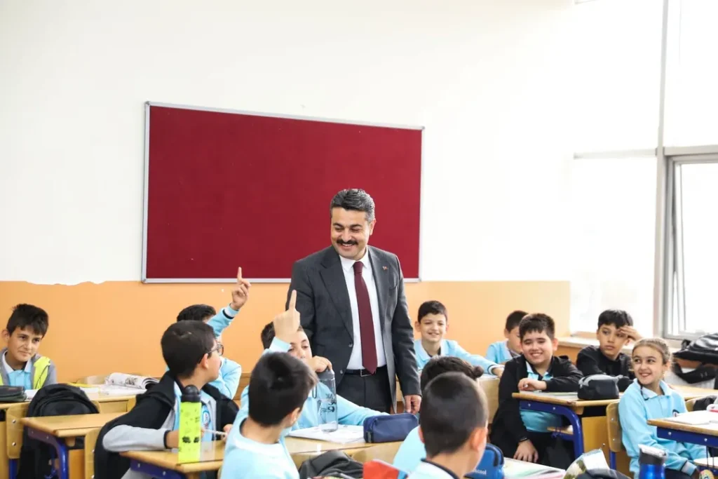 Sivas’ta Eğitim Ziyareti: Öğrenci ve Öğretmenlerle Bir Araya Gelindi