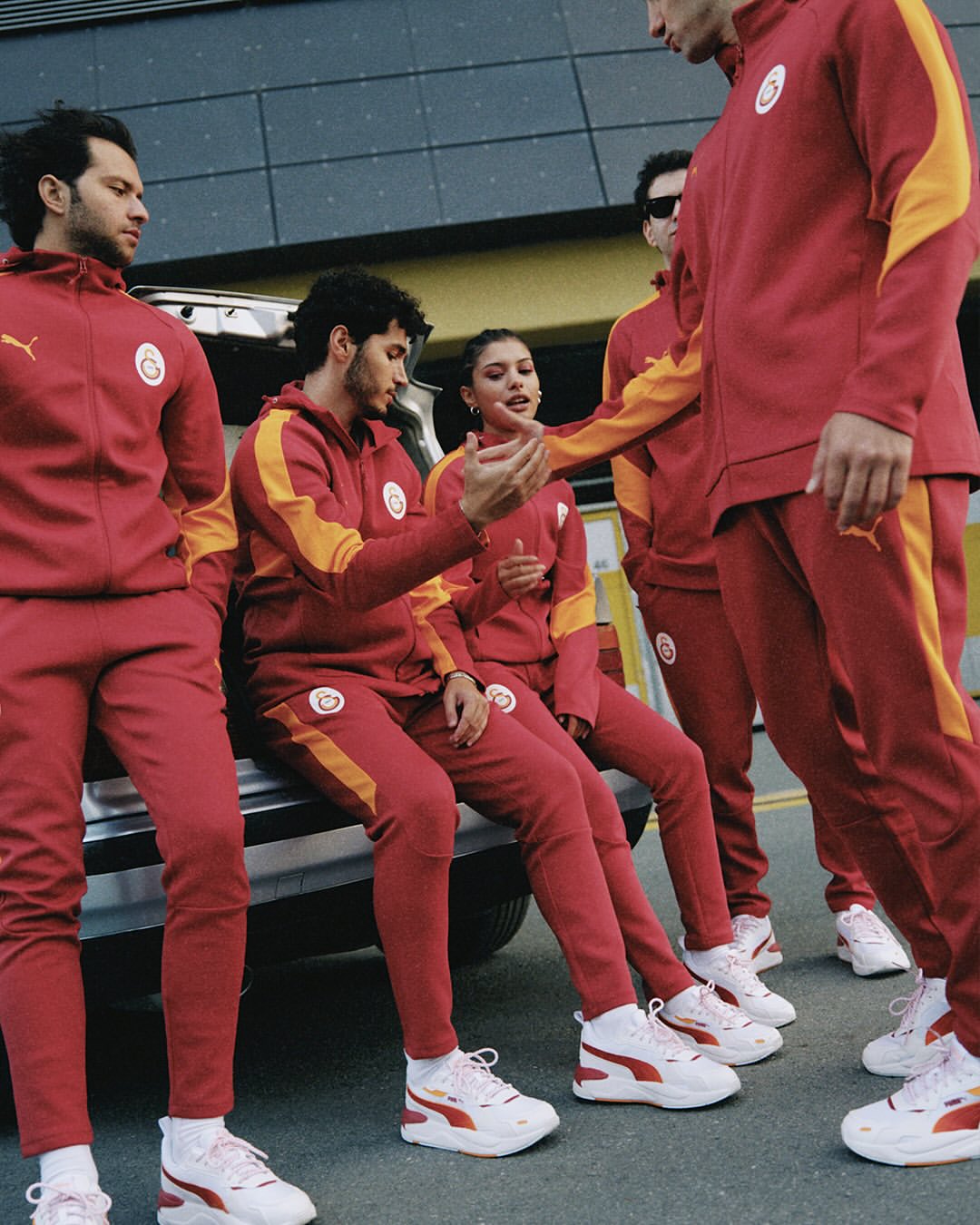 Galatasaray'dan Futbol Severler İçin Özel Tasarım: X-Ray Sneaker Sahalardan Sokaklara Taşındı