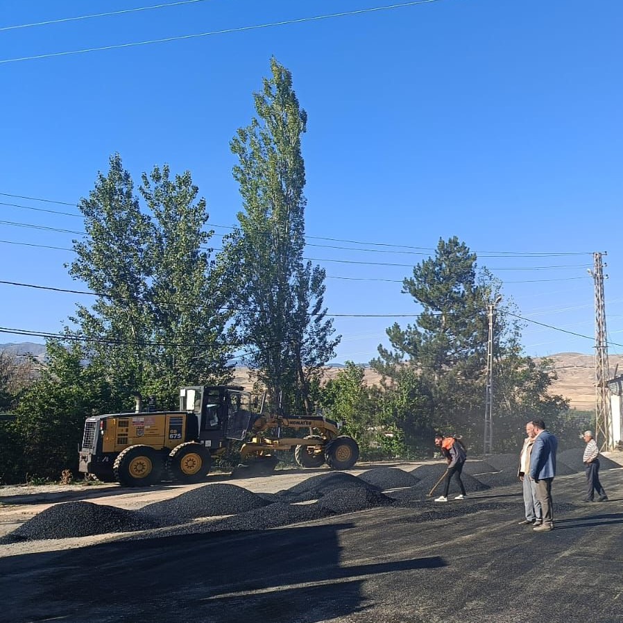 Sivas Suşehri’nde Aşağısarıca Köyü Yolları Asfaltlandı