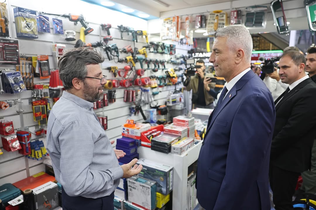 Perpa Esnafı ile Buluşma: Ticaret Bakanı Sahada