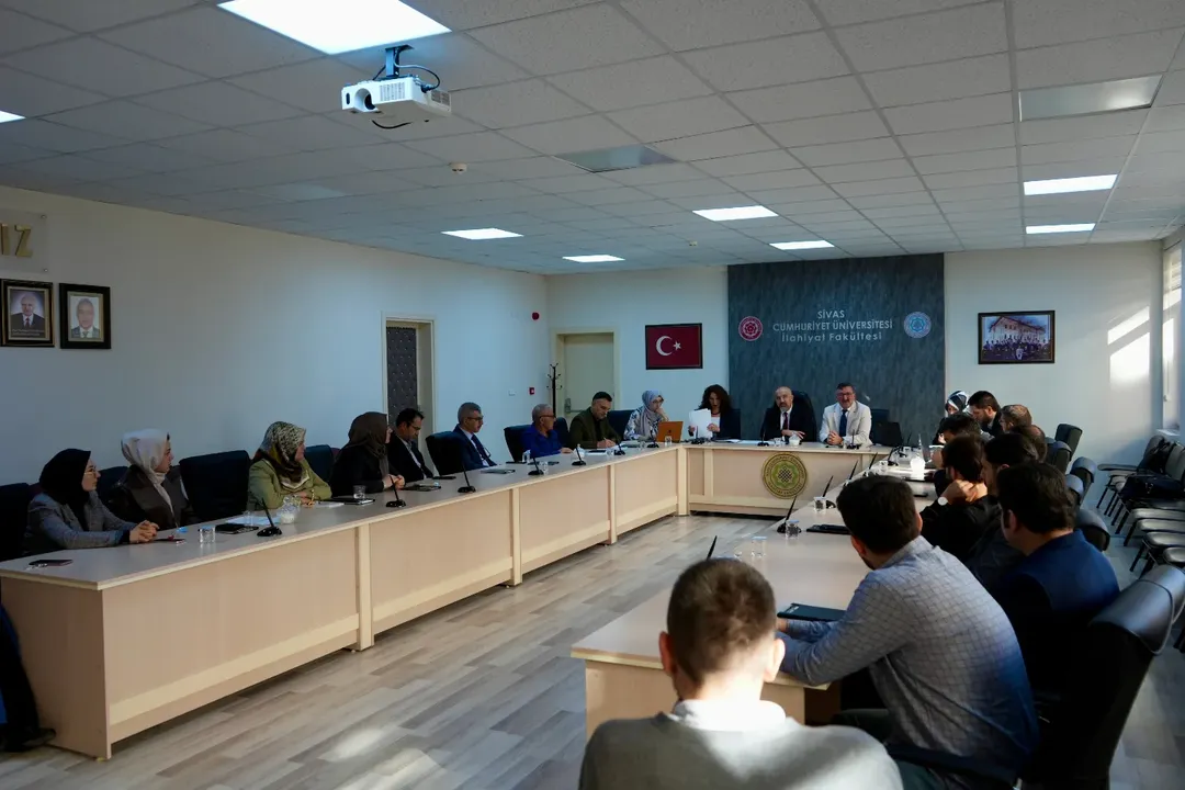 Sivas Cumhuriyet Üniversitesi İlahiyat Fakültesi'nde Akreditasyon Değerlendirmesi