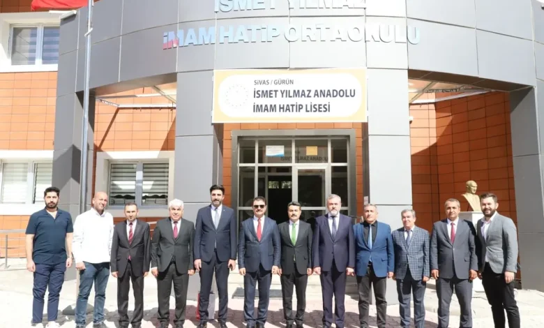 Sivas'ta Eğitim Ziyareti: Gürün İsmet Yılmaz Ortaokulu'nda Öğretmen ve Öğrencilerle Buluşma 3735319631390050364 8768771151 | Gündem Sivas™ Haber