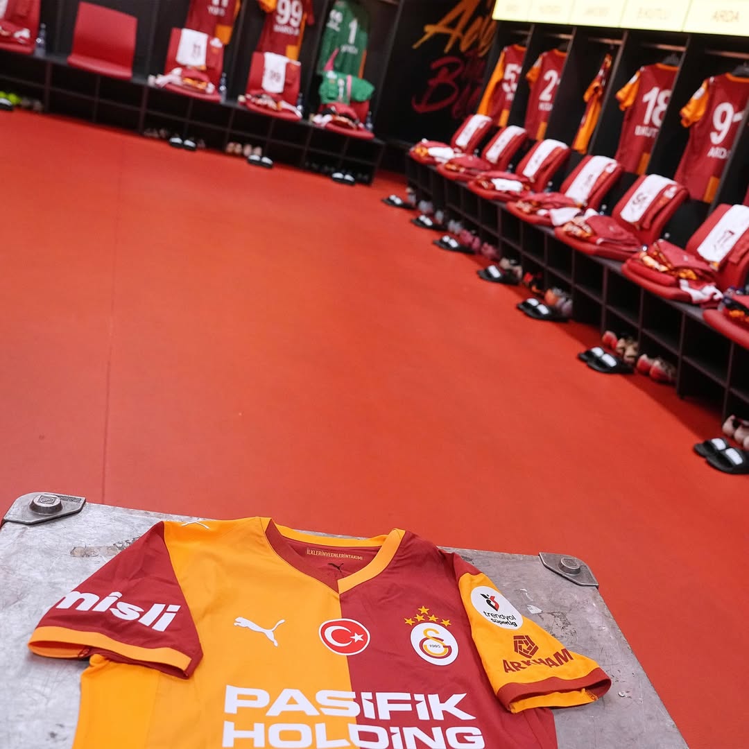 Galatasaray, Derbi Öncesi Soyunma Odasında Mesaj Verdi