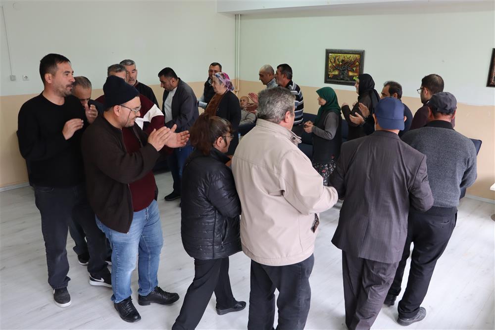 Sivas’ta Dünya Ruh Sağlığı Günü Etkinliği: Müzik, Halay ve Pasta ile Moraller Tazelendi