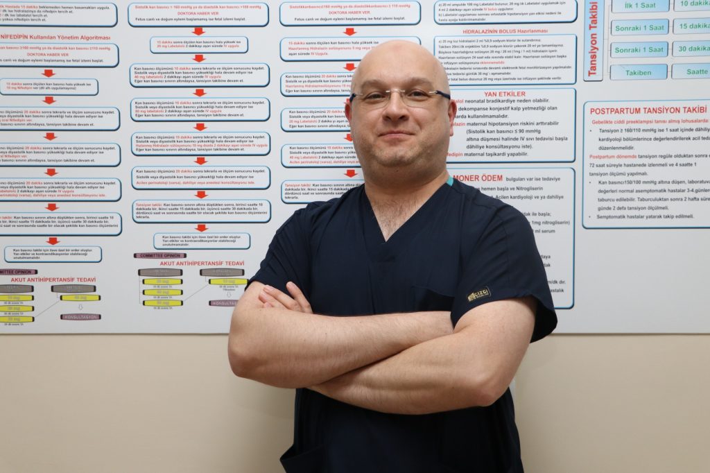 Sivaslı Uzman Dr. Levent Kandemir: “Normal Doğum Bir Toplum Sağlığı Meselesidir”