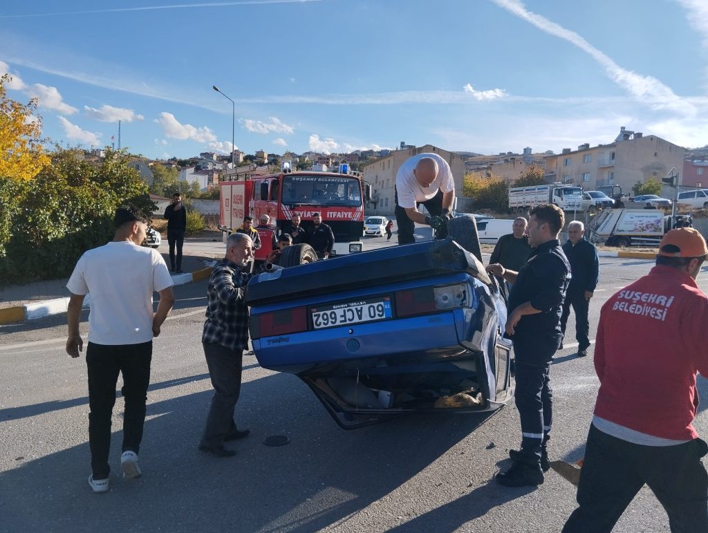 Sivas’ta Ters Dönen Tofaş Kazasında Mucize!