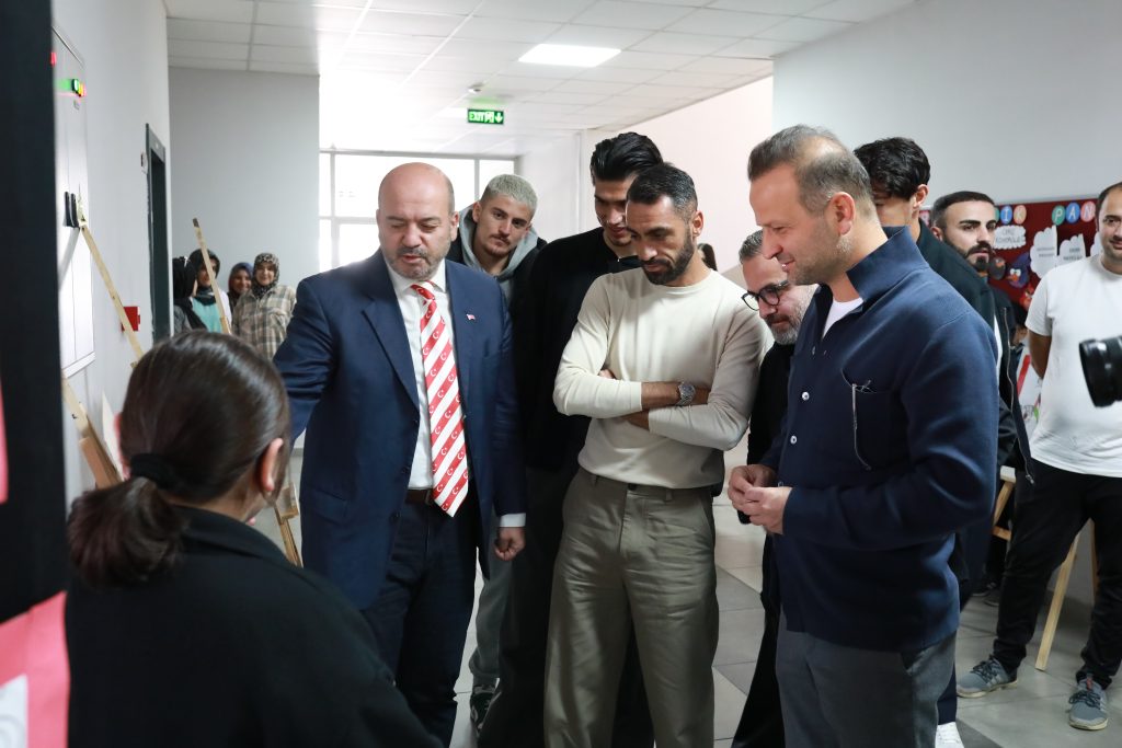 Sivasspor'un Minik Taraftar Sevinci AW560271 05 | Gündem Sivas™ Haber