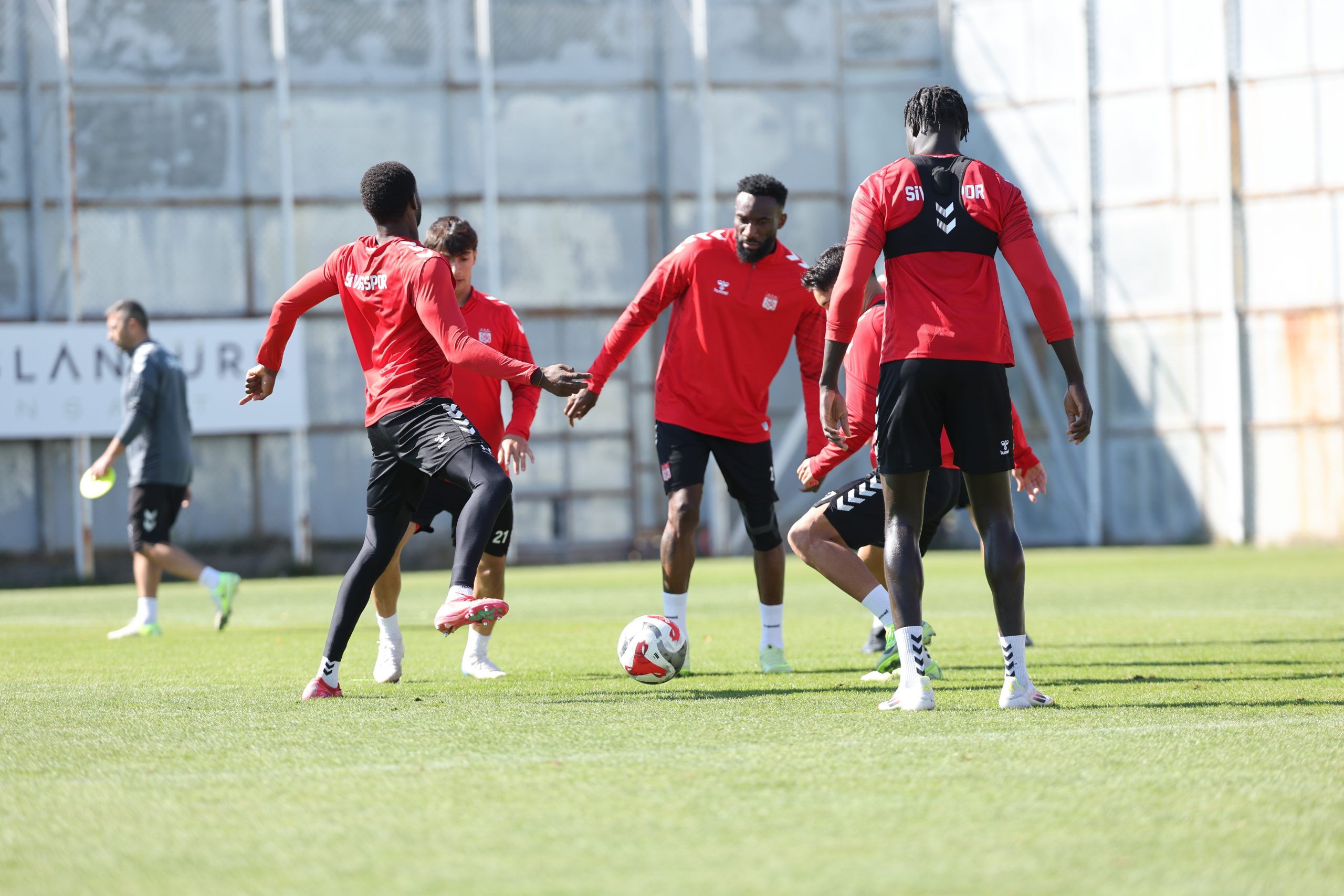 Sivasspor, Ankara Keçiörengücü Maçı Hazırlıklarını Sürdürüyor