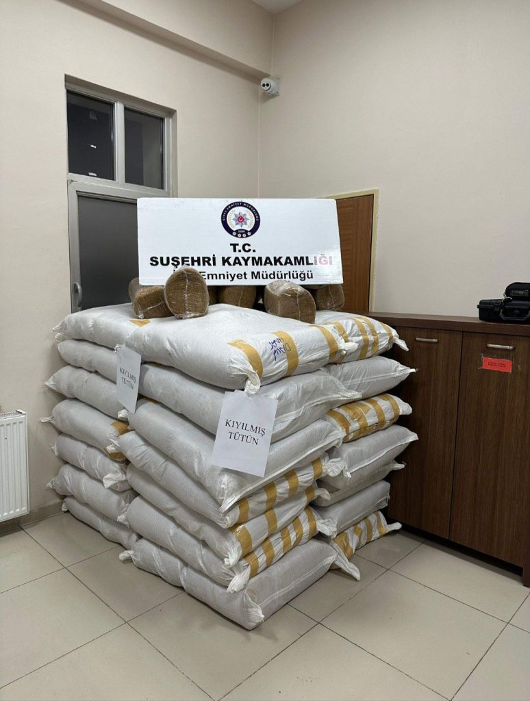 Sivas’ta Tarihi Kaçak Tütün Operasyonu: 900 Kilogram Ele Geçirildi