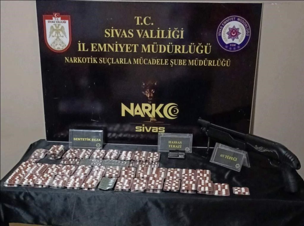Sivas’ta Narkotik Operasyonu: 4 Uyuşturucu Taciri Tutuklandı