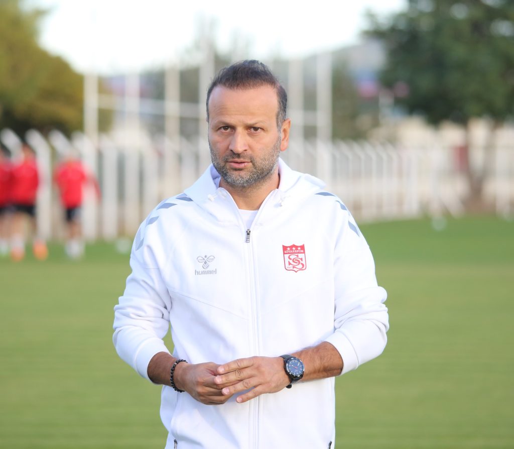Sivasspor Teknik Direktörü Osman Zeki Korkmaz: “İstifa Gibi Bir Gündemim Yok”