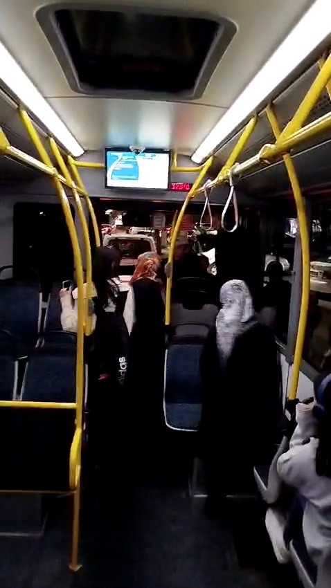 Sivas'ta Şehit Babasına Hakaret Eden ve Saldıran Otobüs Şoförü İşten Çıkarıldı AW564082 03 | Gündem Sivas™ Haber