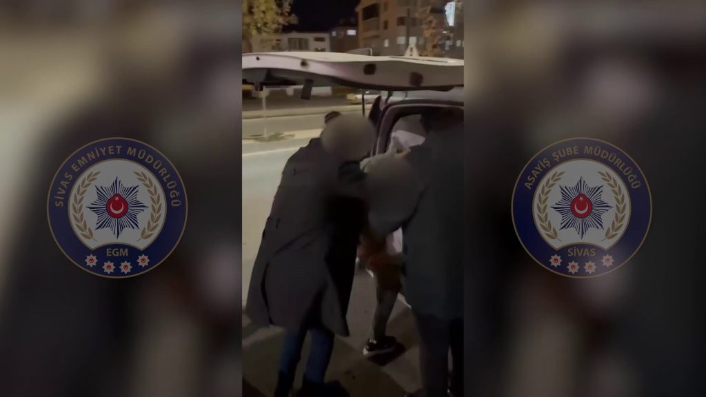 Sivas'ta Firari Hükümlü, Asansör Makine Dairesindeki Gizli Bölmede Yakalandı AW565322 03 | Gündem Sivas™ Haber