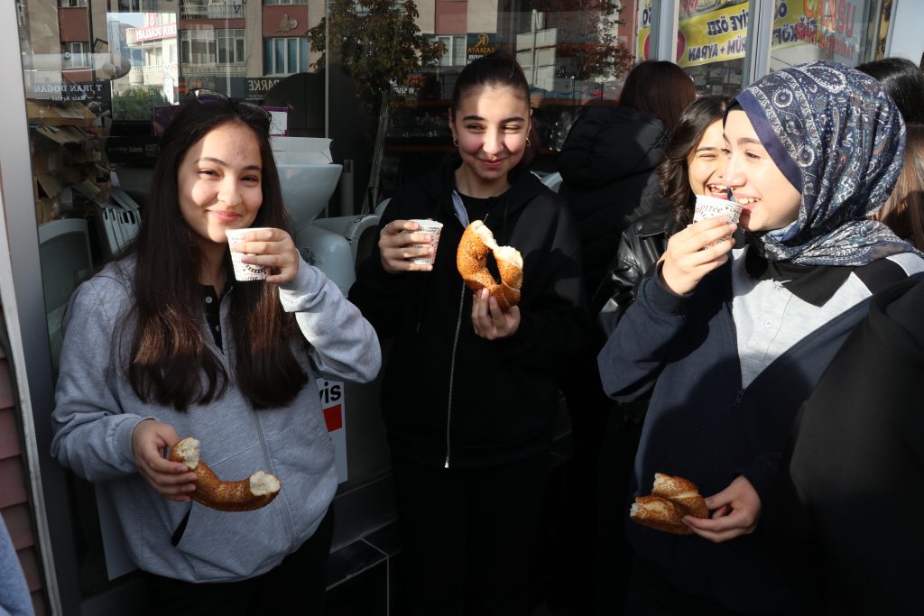 Sivas'ta Köy Sütüne Yönelik Önyargıyı Kıran Anlamlı Etkinlik AW565409 05 | Gündem Sivas™ Haber