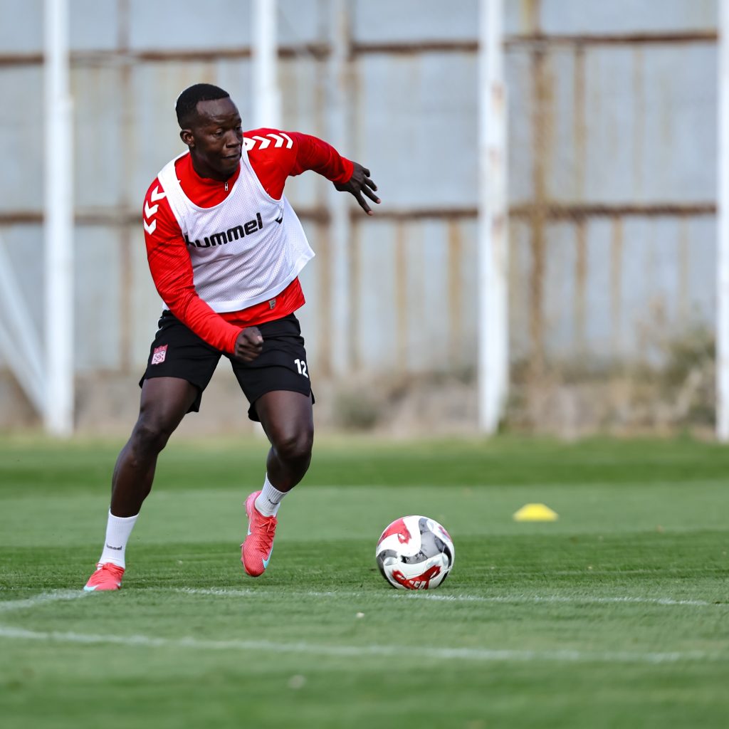 Sivasspor'da Kepezspor Mesaisi Başladı: Osman Zeki Korkmaz Antrenmanda Yok! AW566307 02 | Gündem Sivas™ Haber